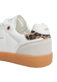 Pepe Jeans Tenisice - off white