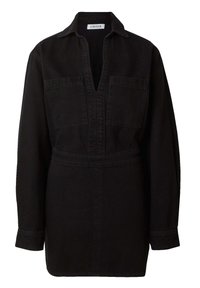 Zwarte denim jurk met kraag, diepe V-hals, twee voorzakken, lange mouwen en een getailleerde taille. Glad textuur en rechte snit.