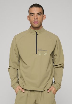 Khaki langærmet jakke med kvart-lynlås lavet af struktureret stof; har logotryk og en opretstående krave. Enkel design uden pynt.