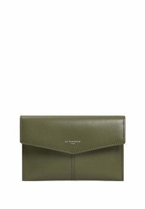 Le Tanneur Medium Envelope - Pochette - green