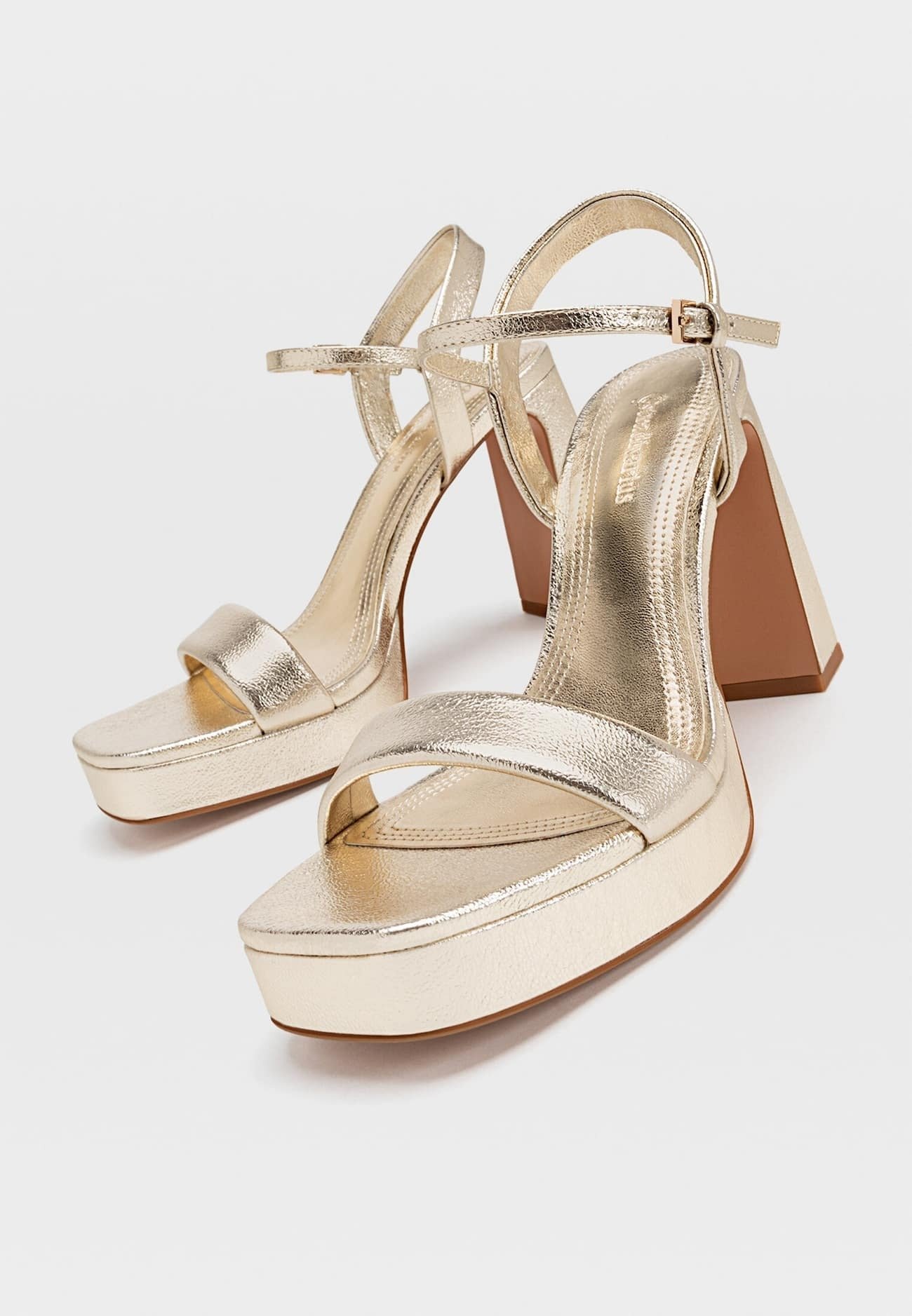 Stradivarius MIT ABSATZ UND PLATEAU - Sandalen met plateauzool - gold/goudkleurig  - Zalando.be
