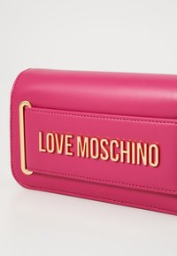 Love Moschino SMART DAILY BAG - Borsa a tracolla - magenta