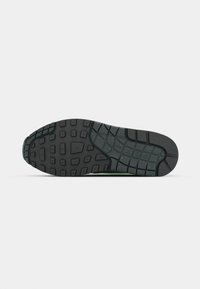 Nike Sportswear AIR MAX 1 - Baskets basses - anthracite/green strike/black