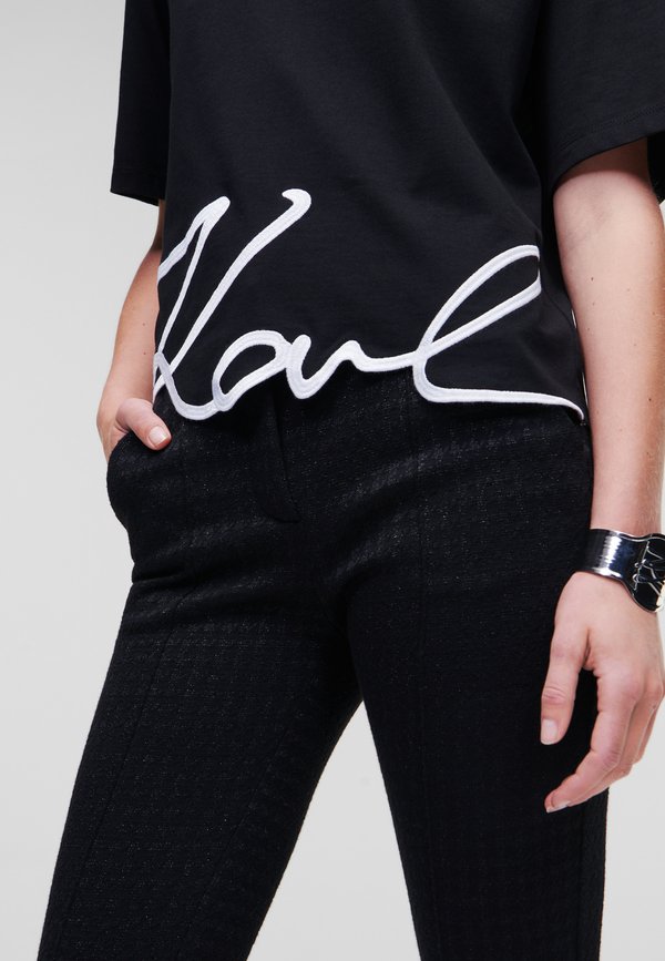 SIGNATURE HEM - Print T-shirt2