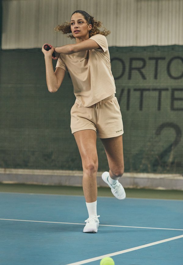 ESSENTIAL  - Sports shorts - frappe2