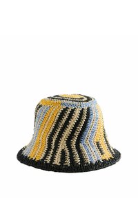 Chapeau seau tissé présentant un motif rayé multicolore en jaune, bleu, noir et teintes naturelles, avec un large bord souple.