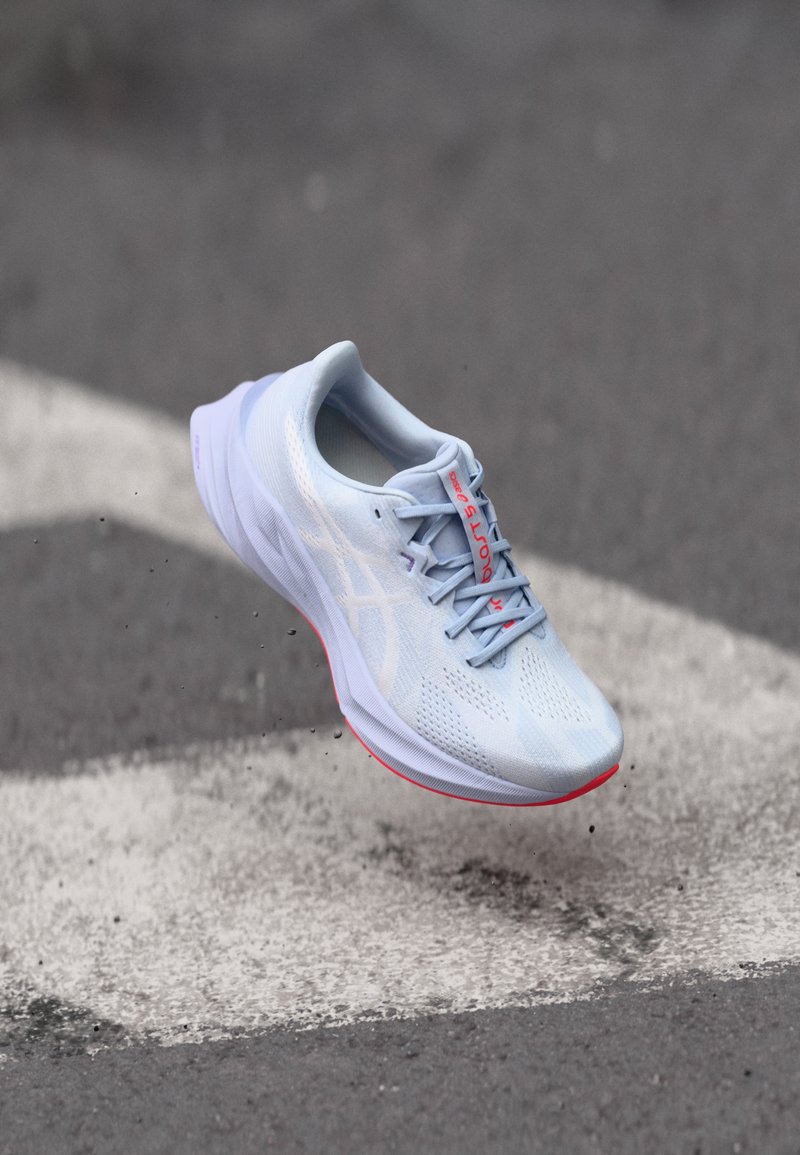 ASICS - DYNABLAST 5 - Zapatillas running asfalto - blue fade/white, Ampliar