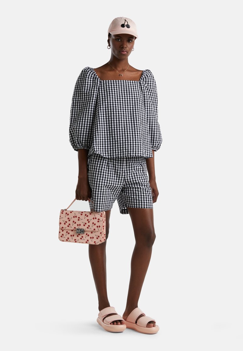 United Colors of Benetton Shorts meerkleurig