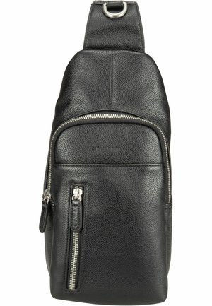 Sac en cuir noir à bandoulière avec une finition texturée, une sangle réglable, une poche zippée à l'avant et des accents de logo embossés.
