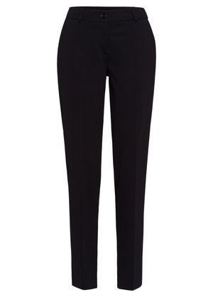 Schwarze, maßgeschneiderte Hose mit schlanker Passform, die über eine glatte Textur, einen einzelnen Knopfverschluss und Fronttaschen verfügt.