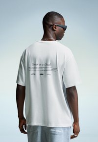 Bershka SHORT SLEEVE - Potiskana majica - white