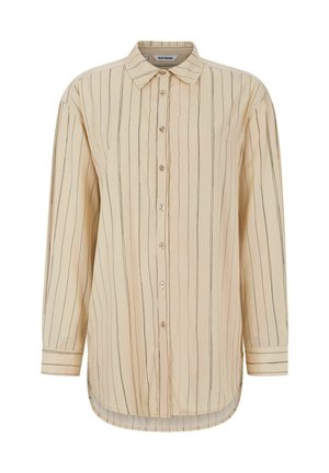 Bézs színű, gombos ing fekete függőleges csíkokkal, puha anyagból, klasszikus gallérral, hosszú ujjakkal, gombos mandzsettákkal, és íves alsó szegéllyel.