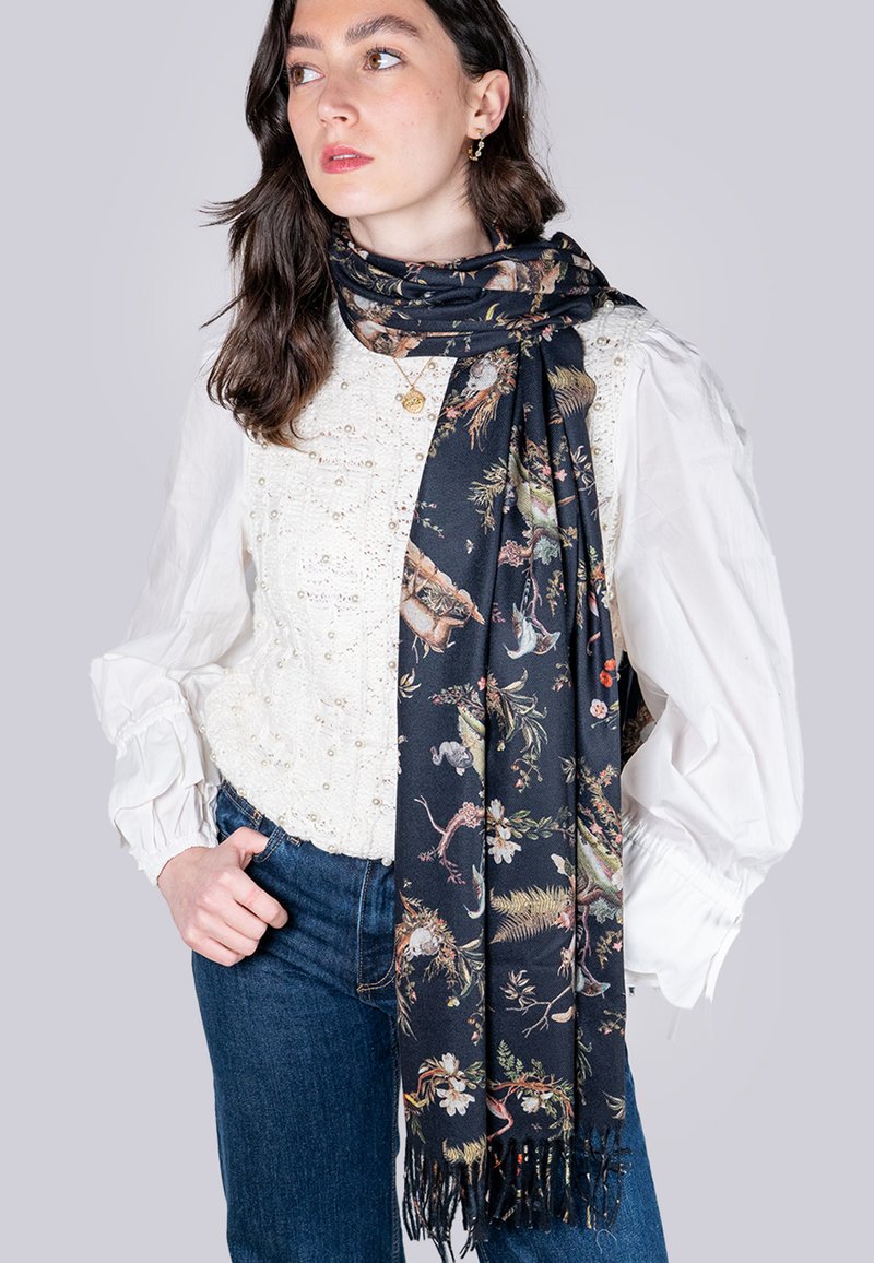 FABLE ENGLAND WONDERLAND TOILE FRINGE - Scarf - black - Zalando.ie