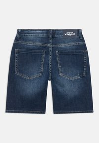 Shorts in denim blu scuro, con un taglio dritto, due tasche posteriori e un'etichetta con il logo Vingino sulla vita posteriore.