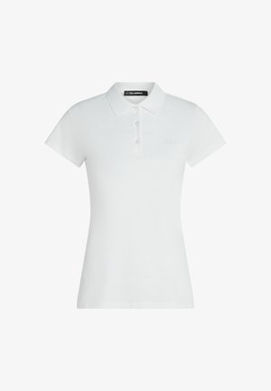 Bela polo majica s kratkimi rokavi, tremi gumbi, ovratnikom in nežno izvezenim logotipom na levi strani prsi.
