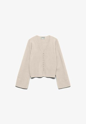 Beskåret beige cardigan med V-hals, lange ærmer og seks knaplukninger foran. Blød tekstur og minimalistisk design.