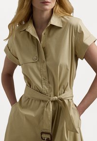 Lauren Ralph Lauren BELTED STRETCH-COTTON BLEND SHIRTDRESS - Φόρεμα πουκάμισο - birch tan