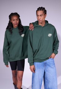 YOURTURN UNISEX - Jersey con capucha - dark green