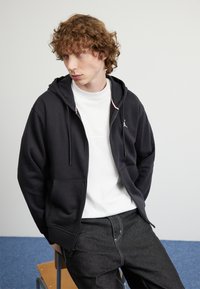 Jordan HOODIE - Vetoketjullinen college - black/white