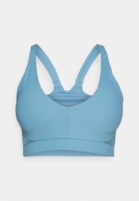 Unselected, smokey blue/white