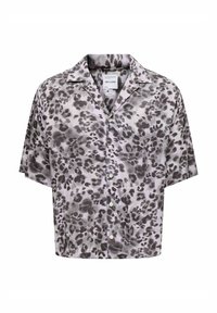 Camisa de manga corta en un color morado claro con un patrón de estampado animal en gris. Hecha de una tela suave, con cuello con muescas y cierre de botón.