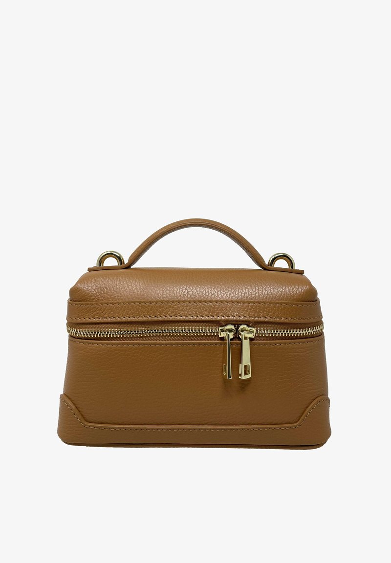 Bolso de mano de cuero marrón con cierre de cremallera, asa superior, herrajes dorados y acabado texturizado; forma rectangular con costuras de acento.