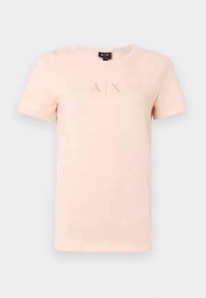 Vaaleanpunainen lyhythihainen t-paita, jossa on A|X-logo pienenä, hillittynä fonttina rintakehän keskellä, pyöreä pääntie ja yksinkertainen design.