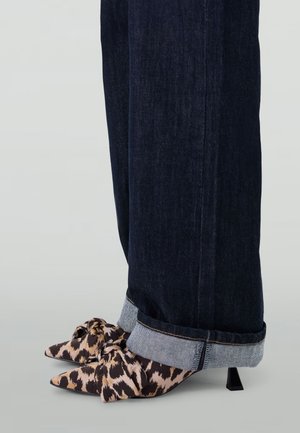 Classic heels - leopard print
