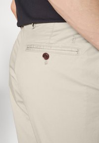CLOSED Chino - light grey