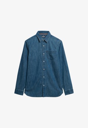 Chemise en denim bleu moyen avec un design à boutonner, des manches longues, une poche poitrine et un col pointu. Tissu texturé.