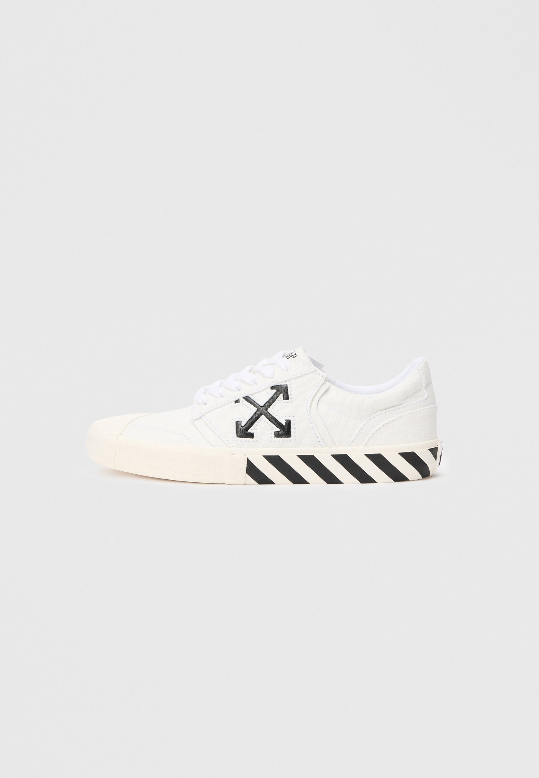 off white vulc low white black