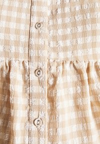 Cotton On Maternity MATERNITY FRIENDLY LOOSE SHORT SLEEVE DRESS - Φόρεμα ημέρας - ginny gingham brown taupe
