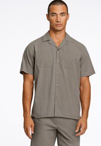 Lindbergh SEERSUCKER SET - Shorts - lt army