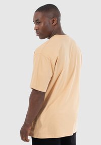 Smilodox BLAKE - T-shirts print - cappuccino