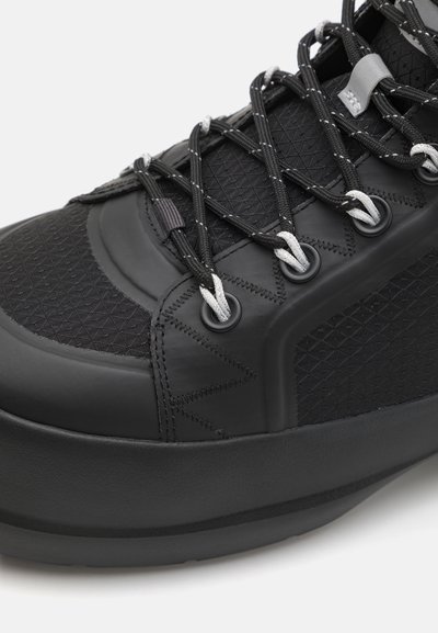 Moon Boot LUNA TREK MID UNISEX - Ankelstøvler - black