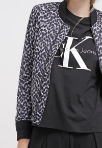 Calvin Klein Jeans Print T-shirt - black