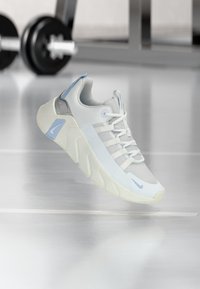 Επιλέχθηκε, white/light photo blue/sail/phantom