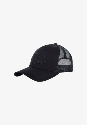 Schwarze Mesh-Trucker-Kappe mit gebogenem Schirm und erhabenem gesticktem Logo auf der Vorderseite, nach rechts zeigend, auf einem weißen Hintergrund.