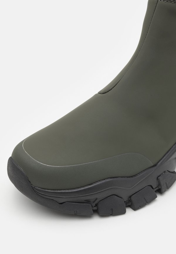 High-top trainers - mottled olive2