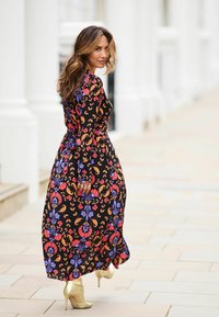 Myleene Klass PRINTED WRAP - REGULAR FIT - Maxi šaty - black