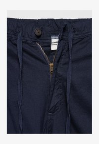 Δεν επιλέχθηκε, dark navy