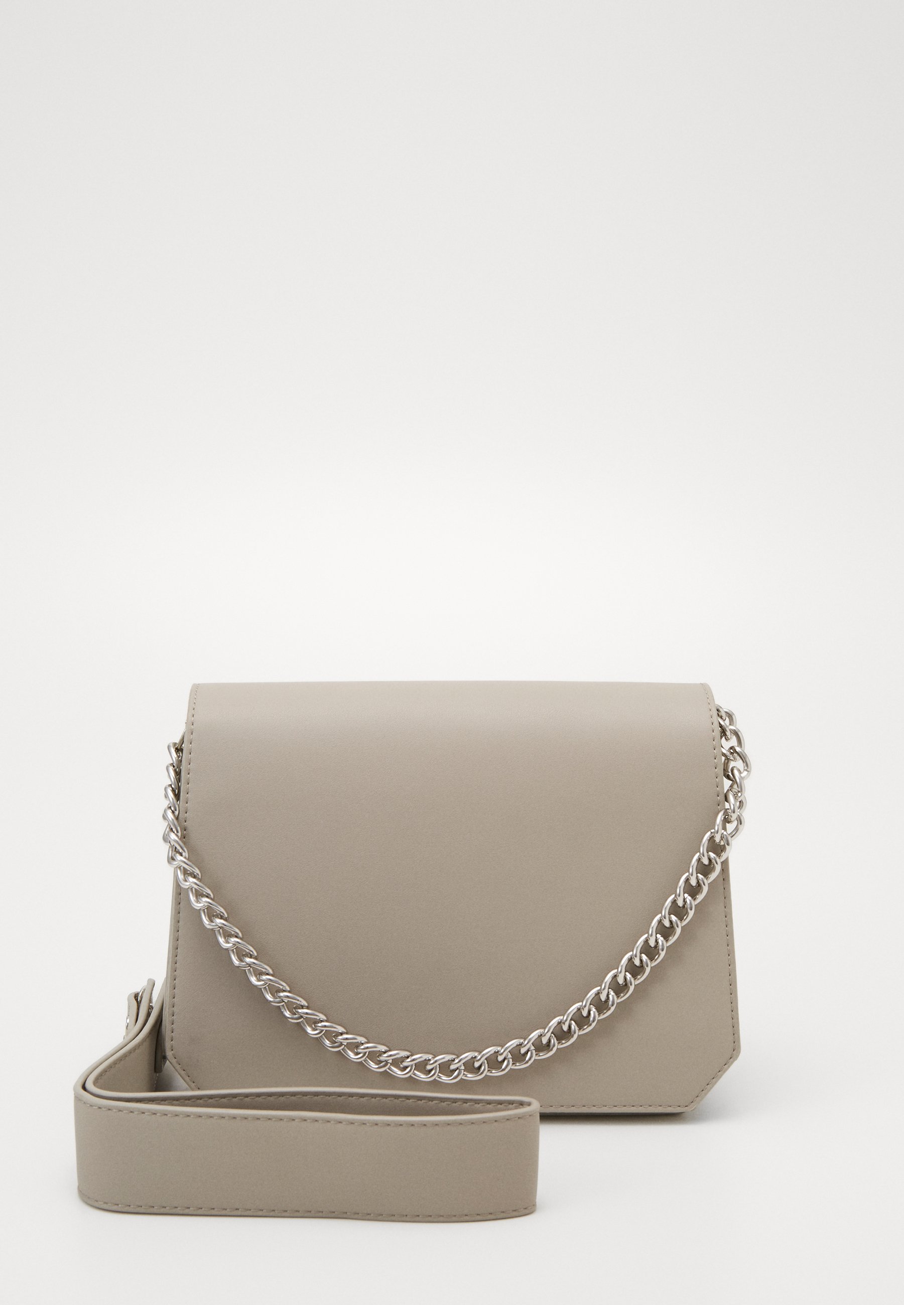 Pieces PCGLAM CROSS BODY D2D Håndveske whitecap gray Pieces PCREV CROSS BODY Håndveske blacksilver Zalando.no