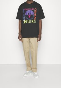 Versace Jeans Couture Triko s potiskem - black