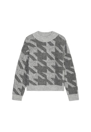 Sivý pletený sveter s geometrickým vzorom v tmavšej sivej farbe, s okrúhlym výstrihom a dlhými rukávmi. Mäkka textura a voľný strih.