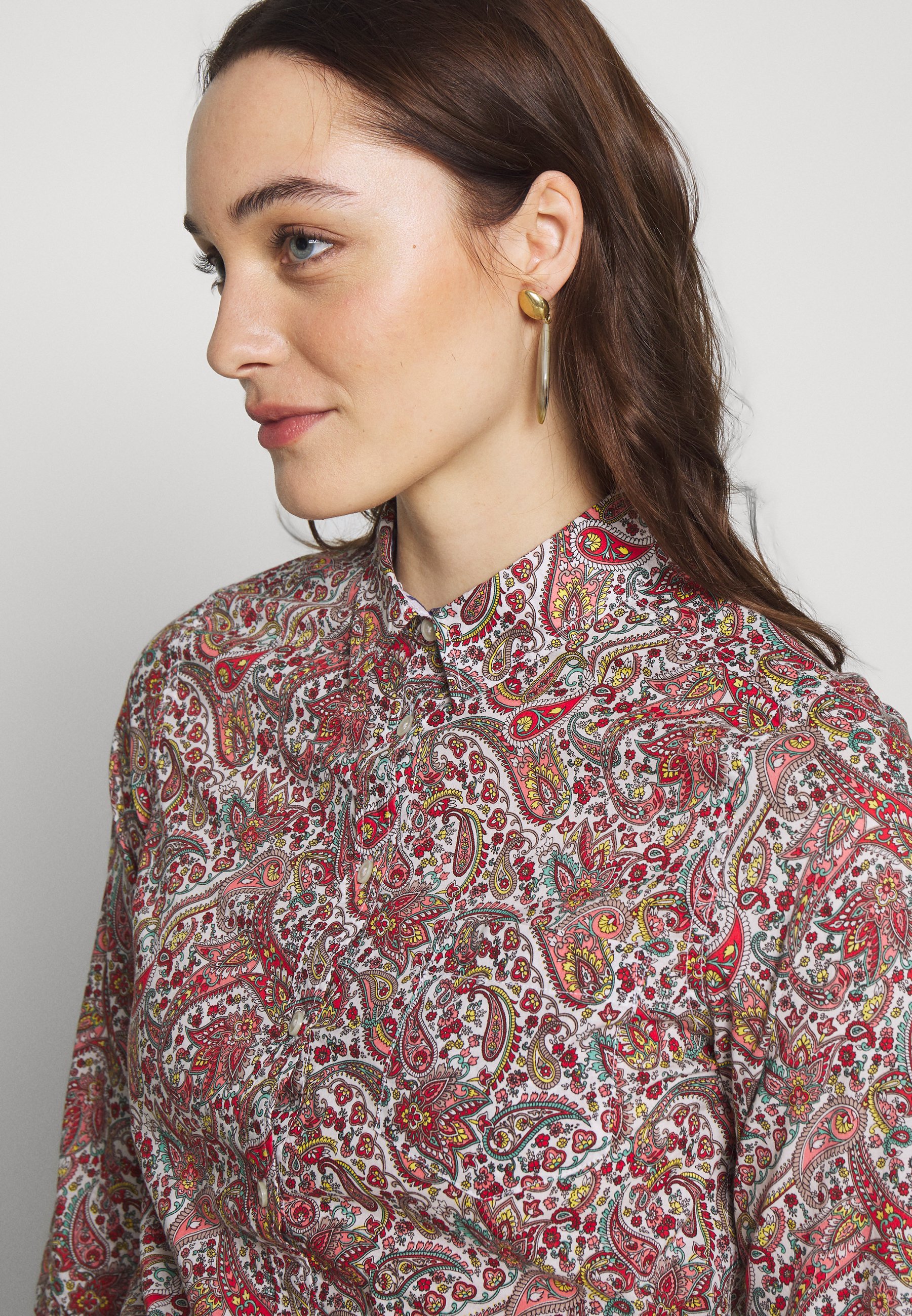 Springfield CAMISA RAYA PAISLEY Skjorte multicolor Springfield CAMISA RAYA PAISLEY Skjorte multicolor