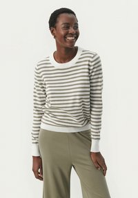 Part Two GERTIE khaki