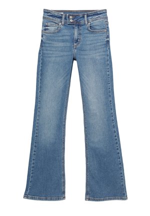 Blaue Denim-Bootcut-Jeans mit doppeltem Knopfverschluss und Vordertaschen, die leichtes Ausbleichen an Oberschenkeln und Knien zeigen.