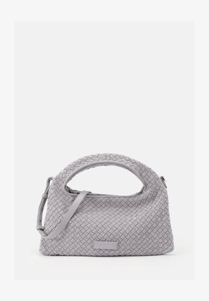 Hellgraue gewebte Handtasche mit rundem Griff und abnehmbarem Schulterriemen, dargestellt vor einem schlichten weißen Hintergrund.