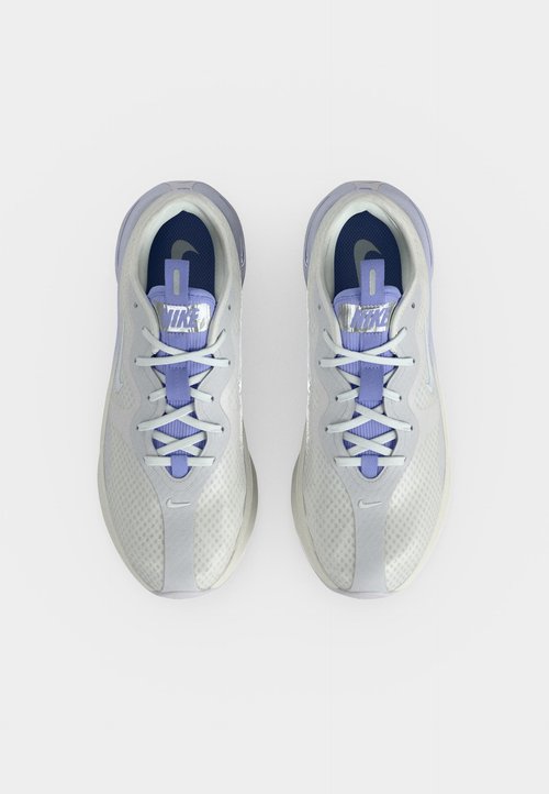 Nike MOTIVA 2 - Trainers - summit white/white/purple pulse/iris whisper/palest purple/metallic silver-coloured — foto 5