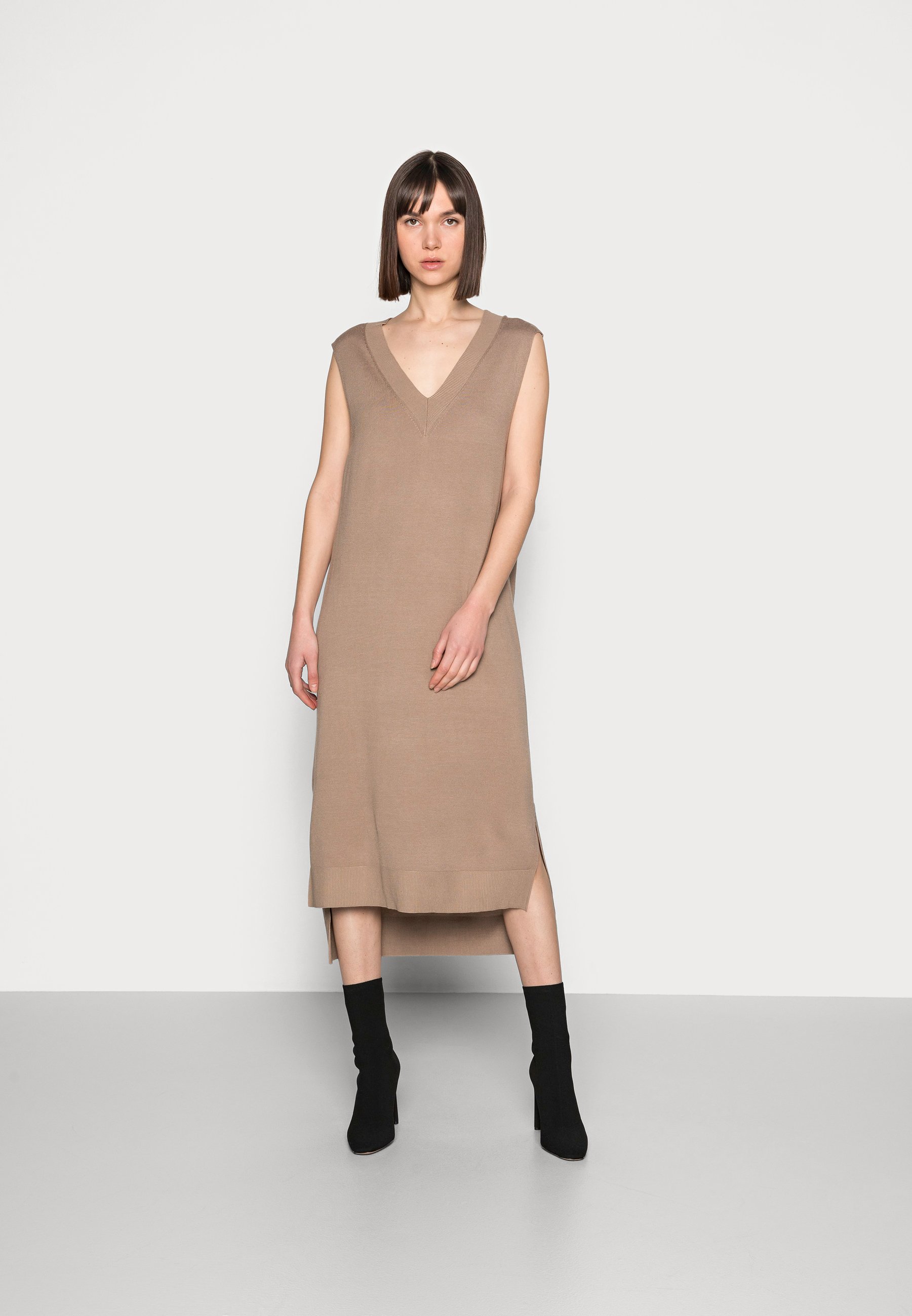 Soft Rebels MARLA V-NECK KNIT DRESS 